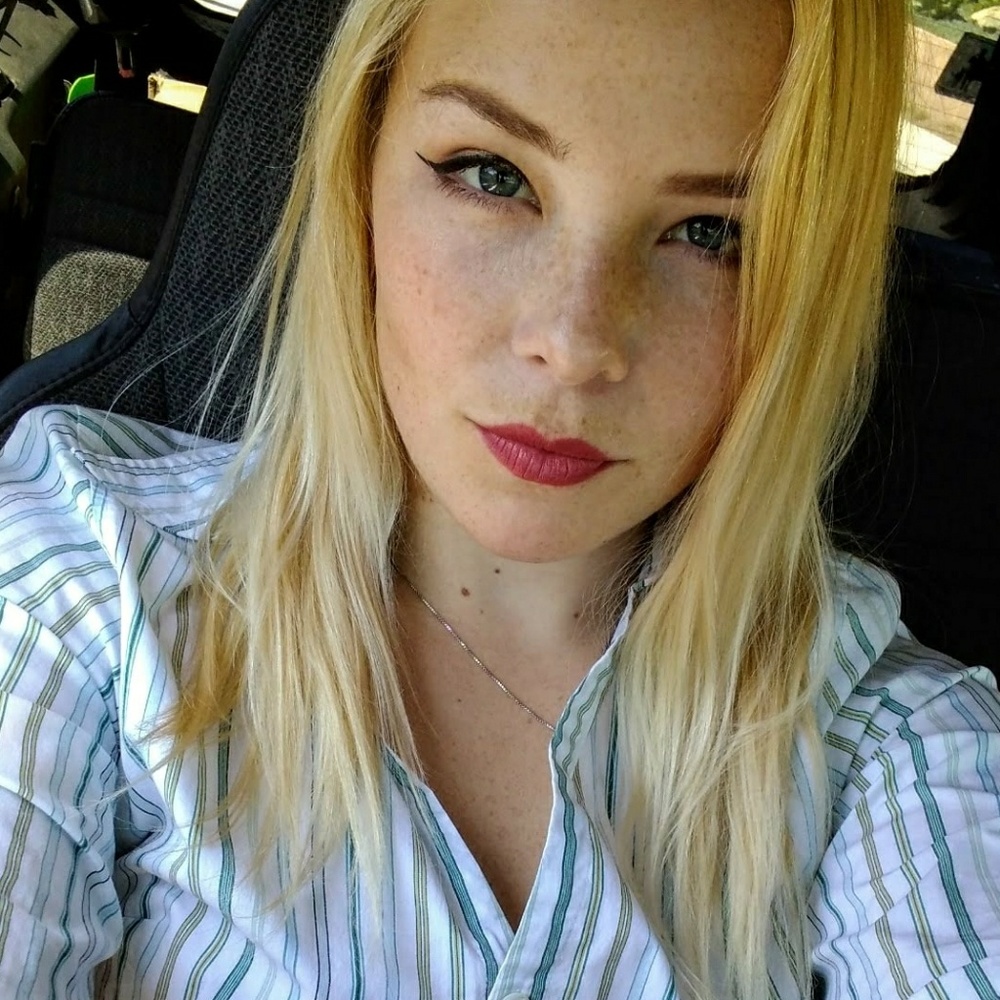 Meet your Posher, Stephanie